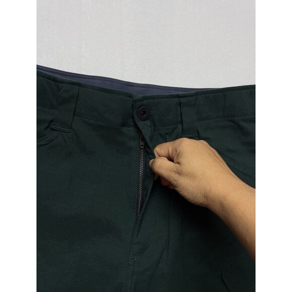 Outlier The Future Cargo Shorts Men's Size 32 Comfort Two-Way-Stretch Material - Picture 6 of 10